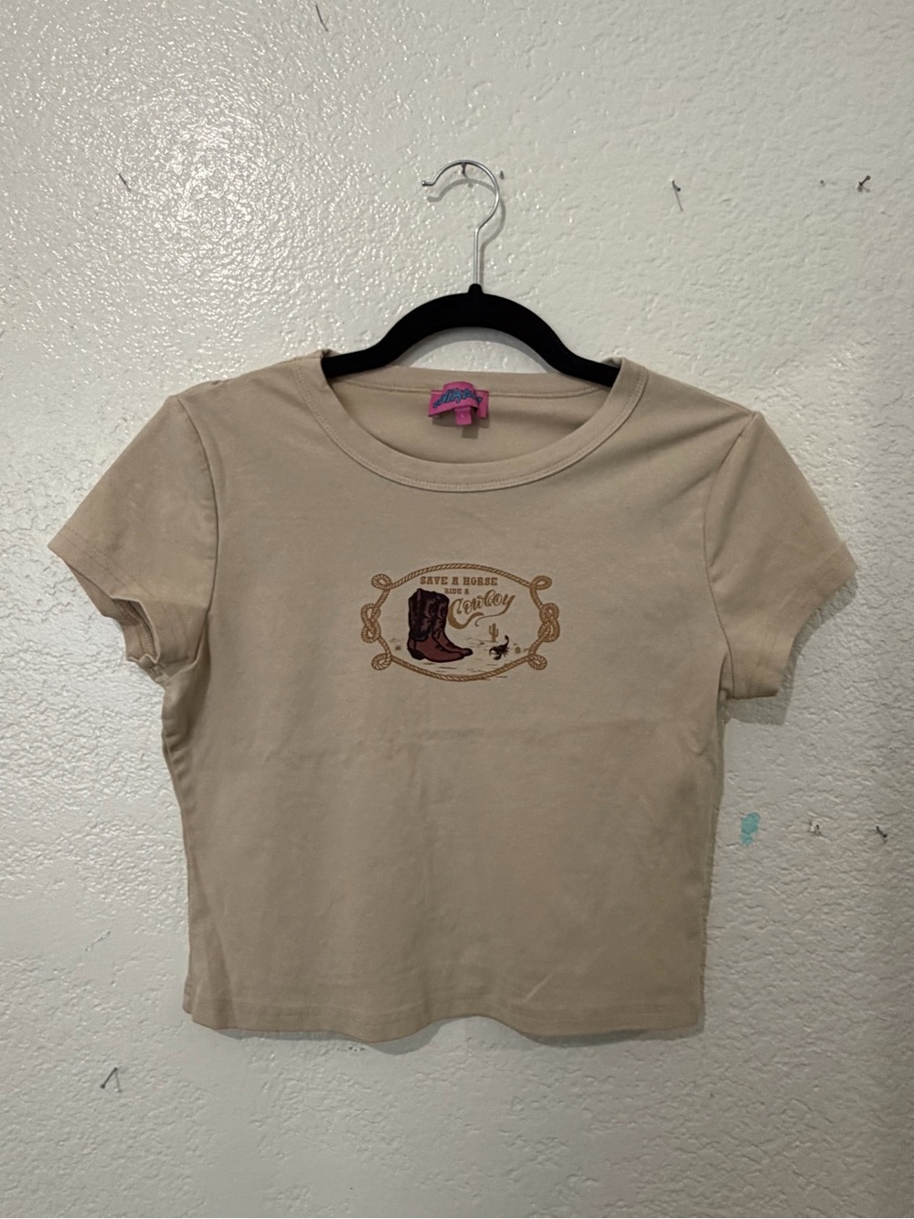 Edikted Beige Short-Sleeve Graphic Cowboy Boot Tee